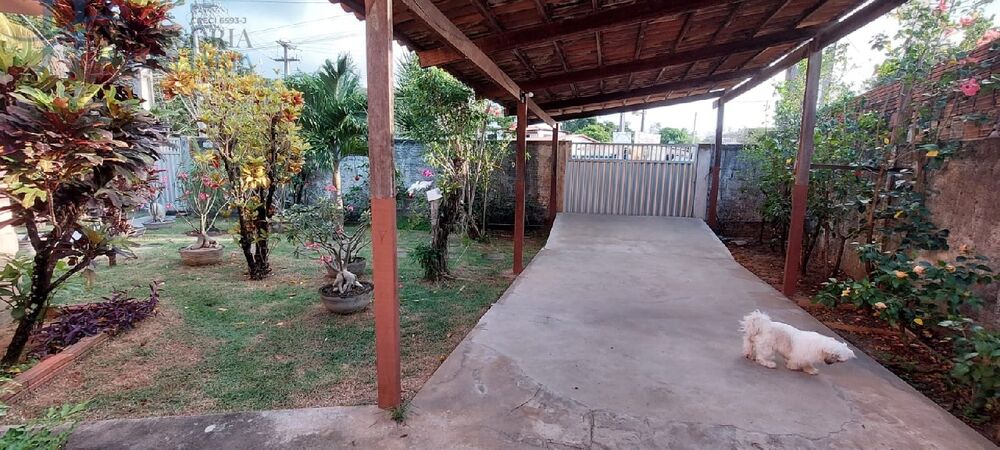 Casa à venda com 2 quartos, 200m² - Foto 2