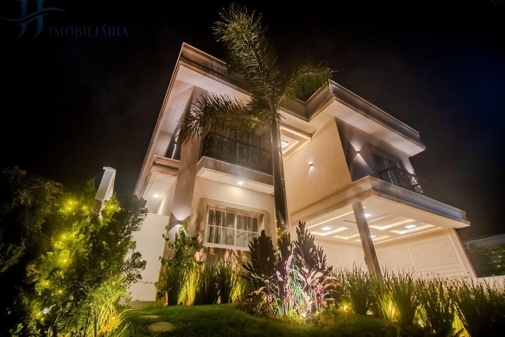 Casa à venda com 4 quartos, 374m² - Foto 1