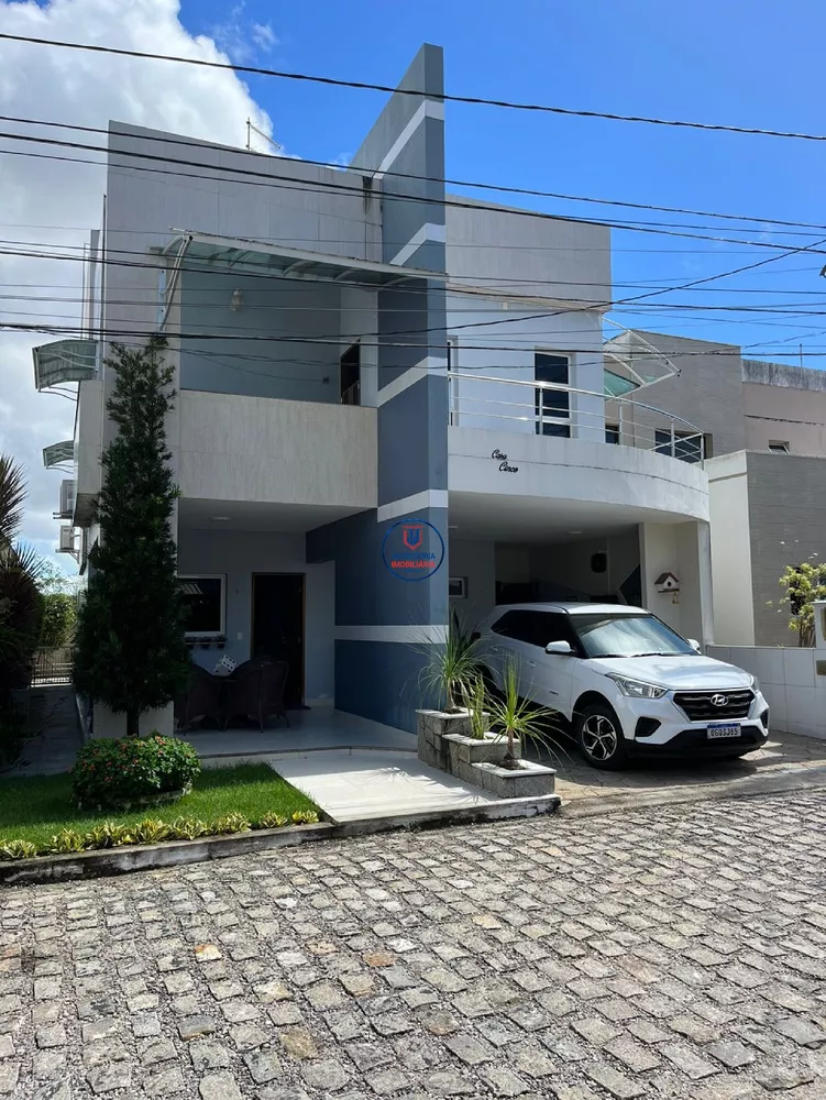 Casa à venda com 4 quartos, 210m² - Foto 2