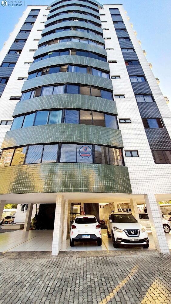 Apartamento à venda com 2 quartos, 77m² - Foto 3
