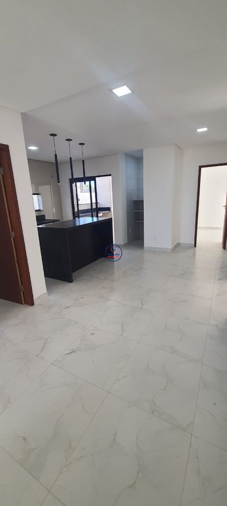Casa à venda com 3 quartos, 140m² - Foto 4