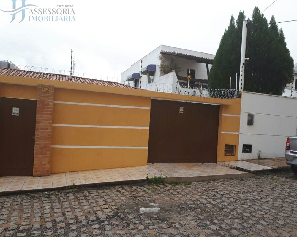 Casa à venda com 4 quartos, 255m² - Foto 1