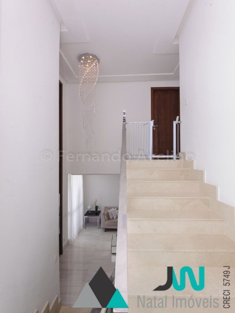 Casa à venda com 4 quartos, 300m² - Foto 4