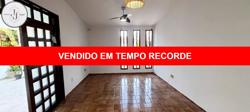 Casa à venda com 3 quartos, 160m² - Foto 1