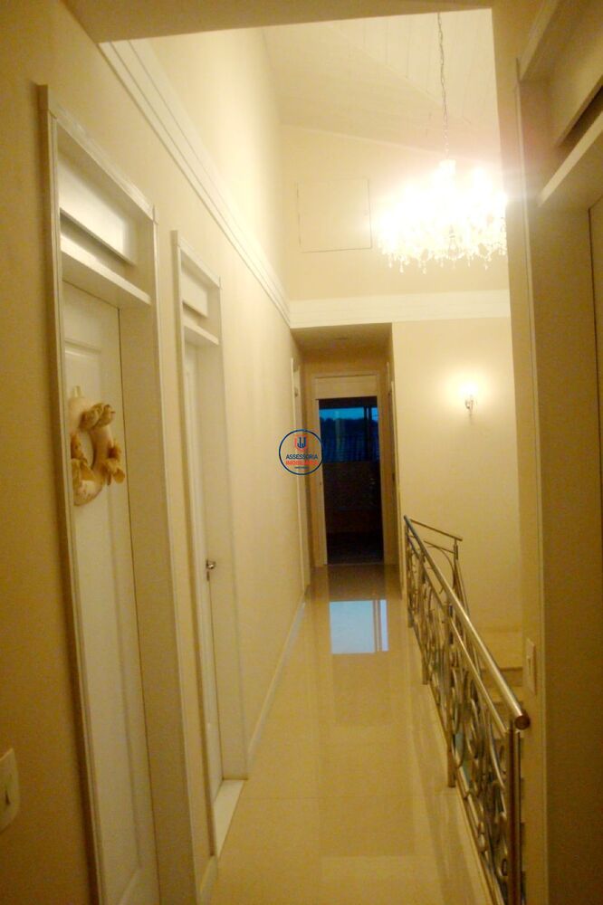 Casa à venda com 5 quartos, 353m² - Foto 9