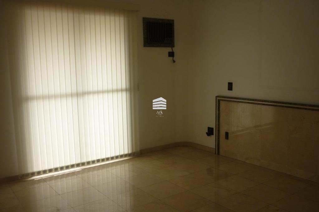 Apartamento para alugar com 4 quartos, 265m² - Foto 4