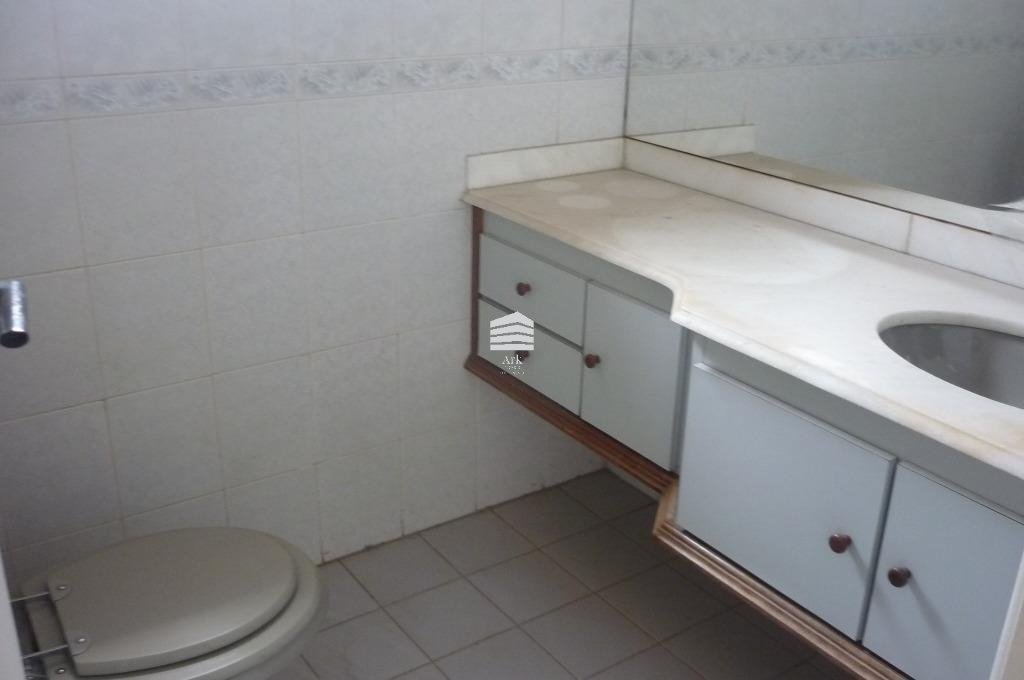 Apartamento para alugar com 4 quartos, 265m² - Foto 9