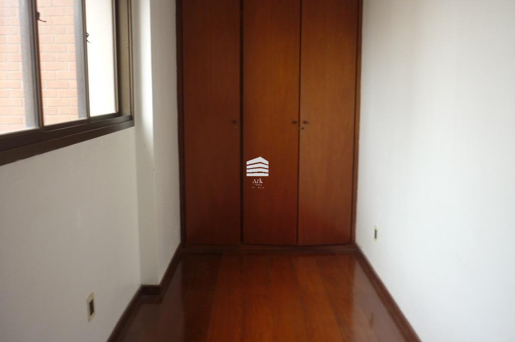 Apartamento para alugar com 4 quartos, 265m² - Foto 6