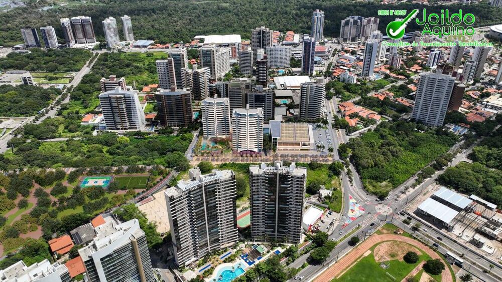 Apartamento à venda com 4 quartos, 235m² - Foto 1