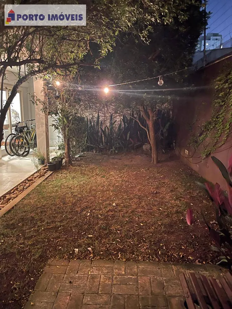 Sobrado, 6 quartos, 220 m² - Foto 2