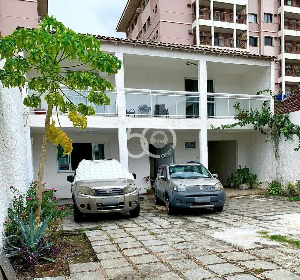 Casa, 3 quartos, 236 m² - Foto 1