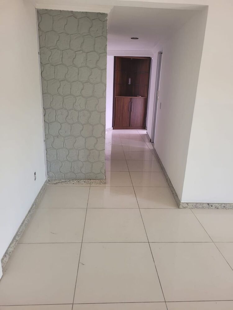 Apartamento à venda com 2 quartos, 79m² - Foto 3