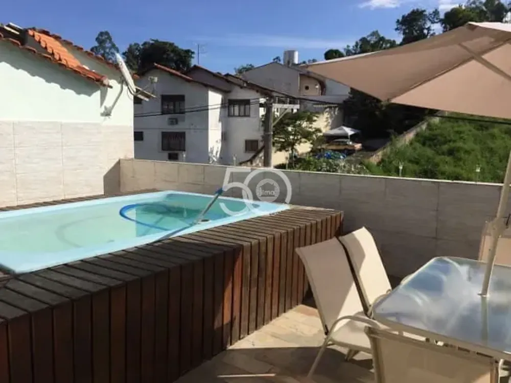 Casa, 4 quartos, 145 m² - Foto 1