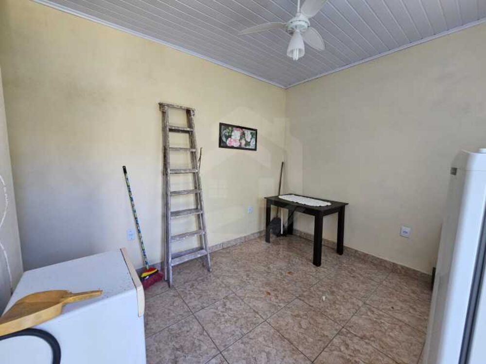 Casa à venda com 2 quartos, 90m² - Foto 11