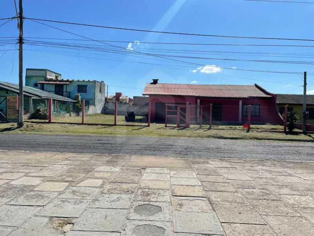 Casa à venda com 5 quartos, 200m² - Foto 1