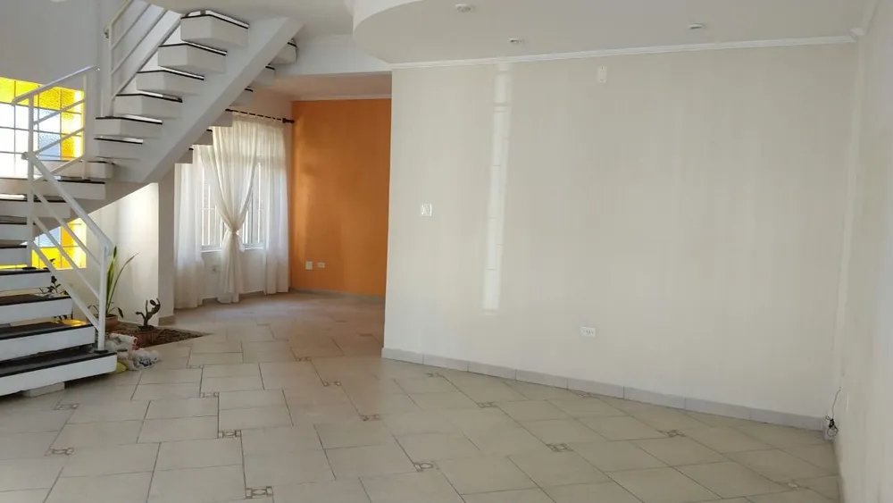 Casa, 5 quartos, 208 m² - Foto 1
