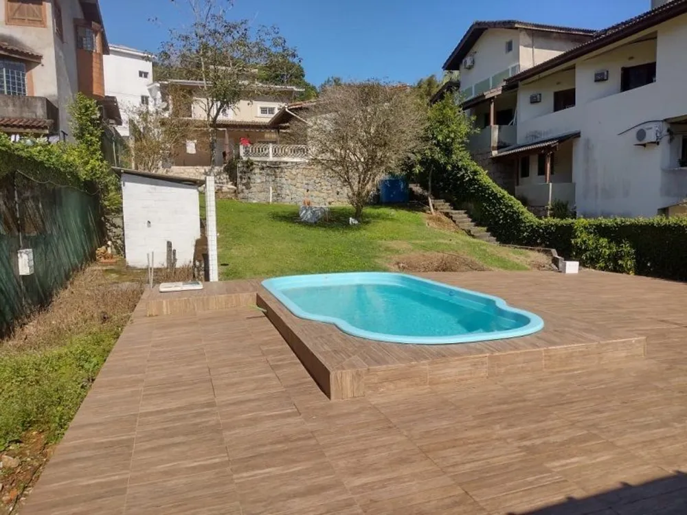 Sobrado, 4 quartos, 240 m² - Foto 1