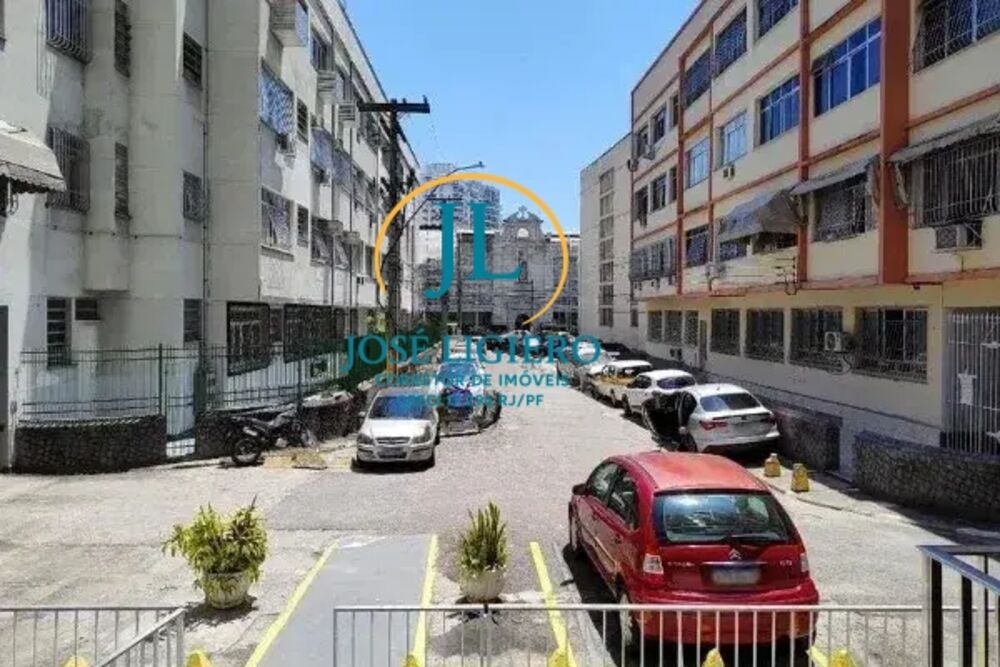 Apartamento à venda com 2 quartos, 75m² - Foto 1