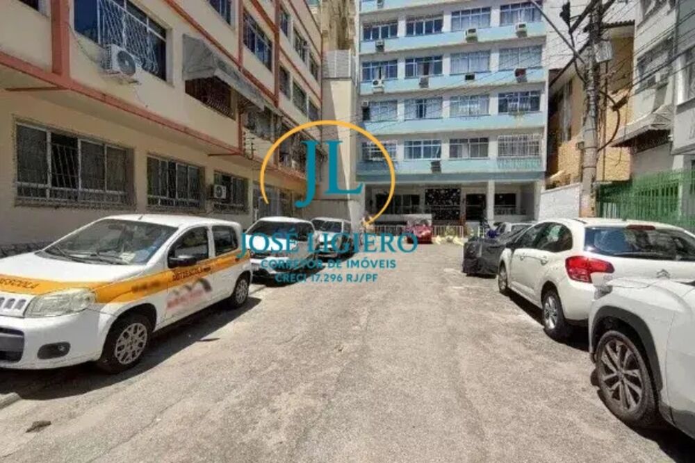 Apartamento à venda com 2 quartos, 75m² - Foto 2
