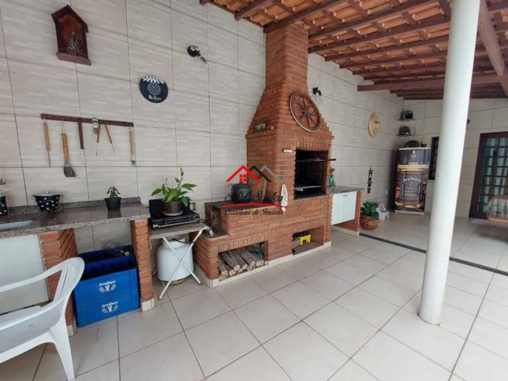 Casa, 5 quartos, 215 m² - Foto 1