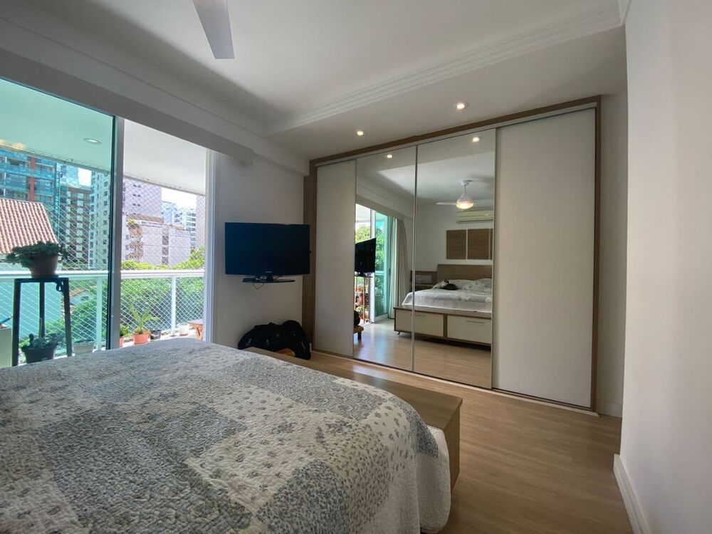 Apartamento à venda com 3 quartos, 130m² - Foto 4