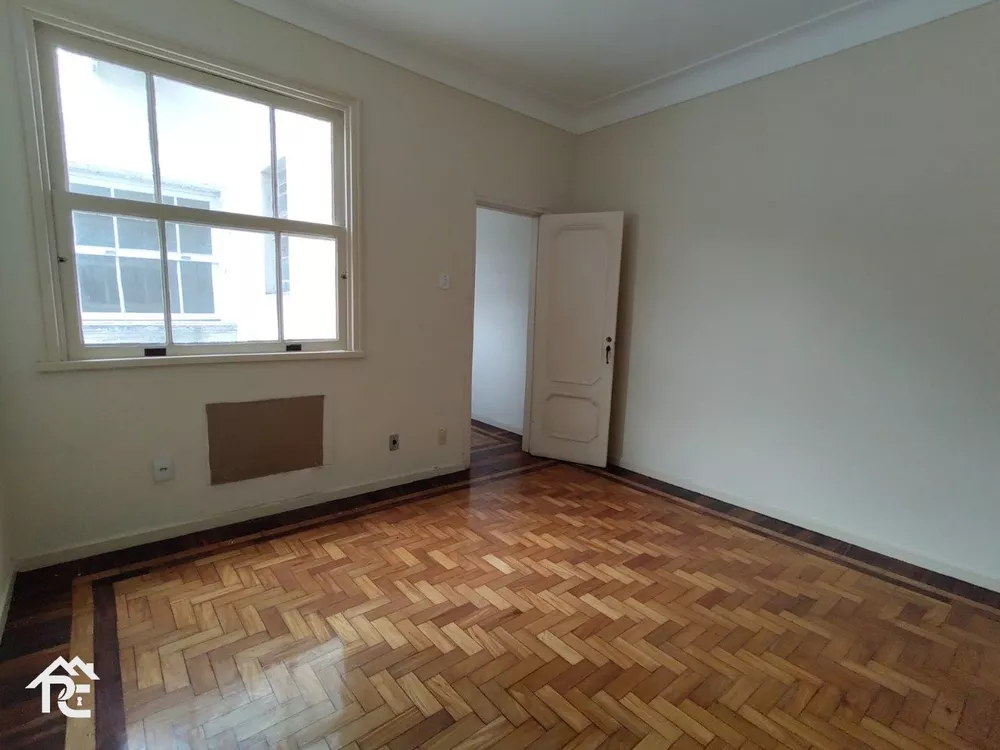 Apartamento à venda com 3 quartos, 140m² - Foto 2