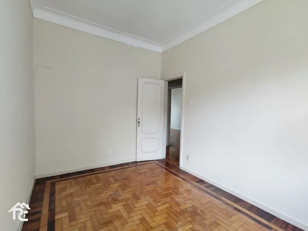 Apartamento à venda com 3 quartos, 140m² - Foto 3