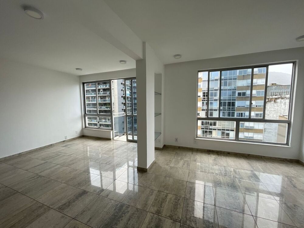 Cobertura à venda com 3 quartos, 245m² - Foto 2