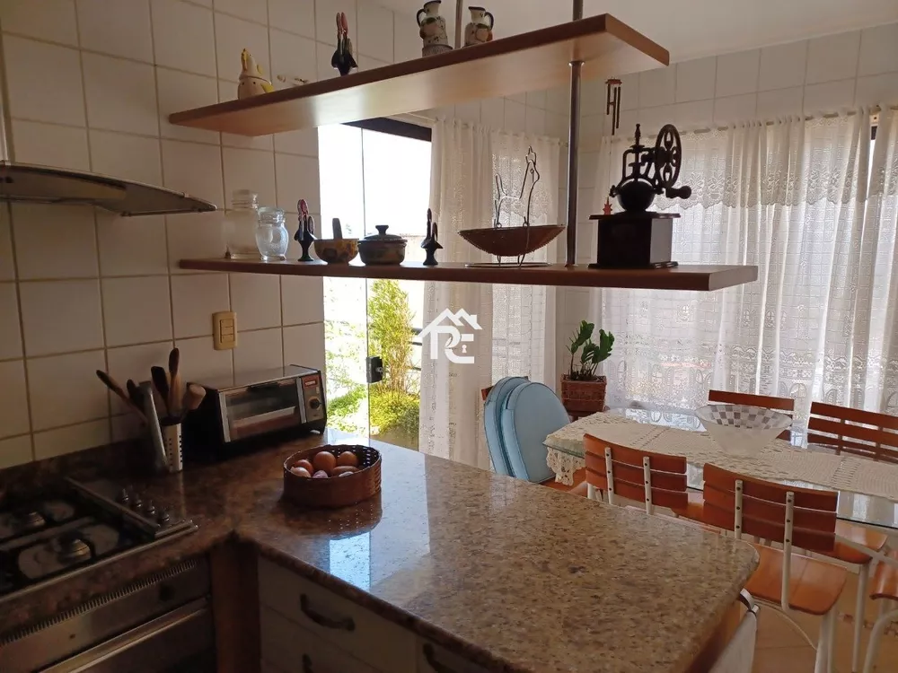 Casa, 5 quartos, 540 m² - Foto 1