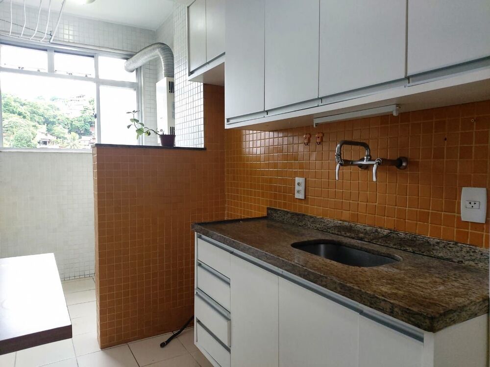 Apartamento à venda com 2 quartos, 70m² - Foto 4