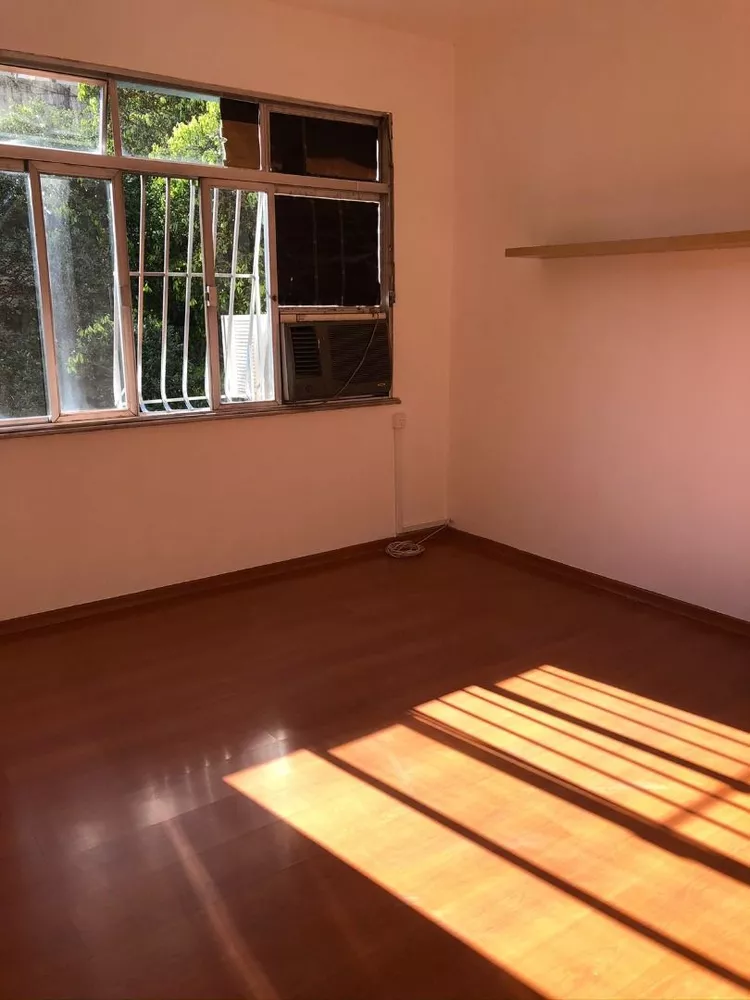 Apartamento à venda com 2 quartos, 65m² - Foto 1