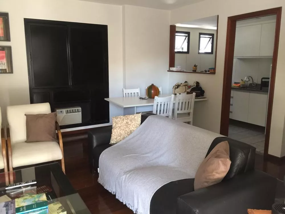 Apartamento à venda com 1 quarto, 50m² - Foto 2