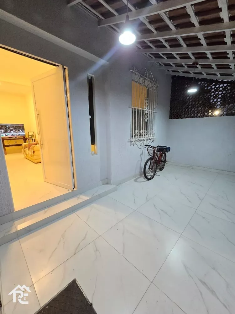 Casa à venda com 3 quartos, 120m² - Foto 2