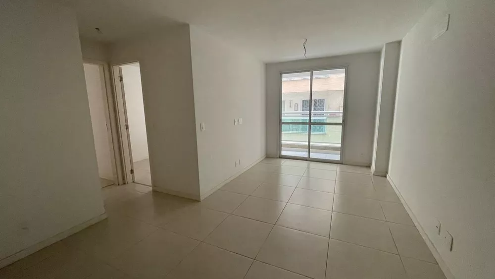 Apartamento à venda com 2 quartos, 72m² - Foto 4