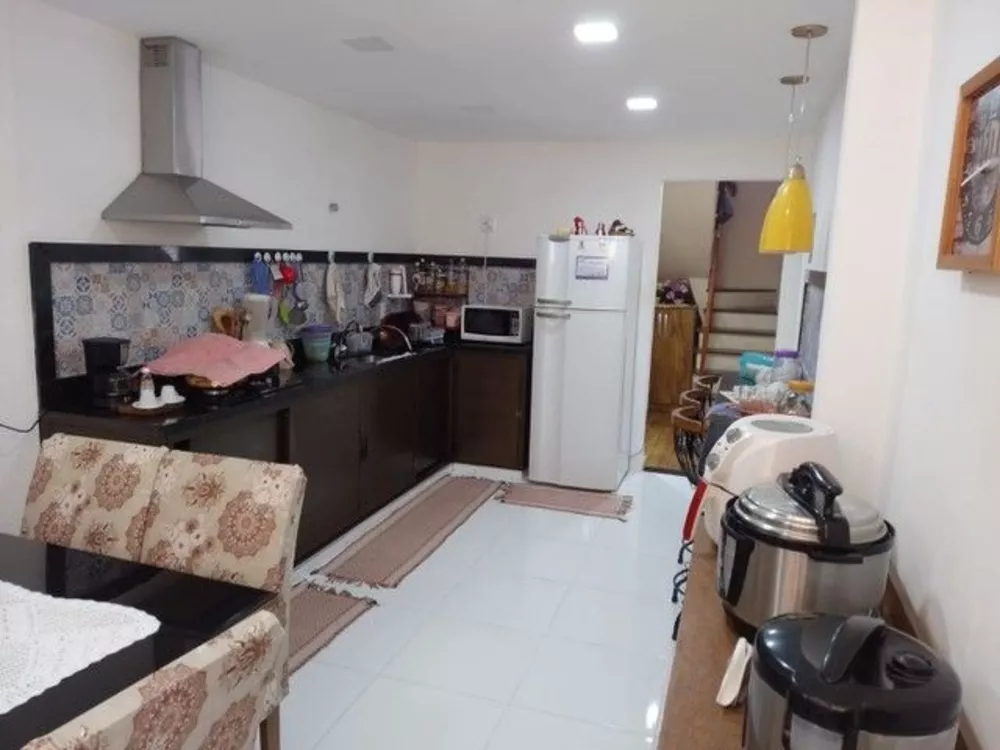 Casa de Condomínio à venda com 3 quartos, 120m² - Foto 2