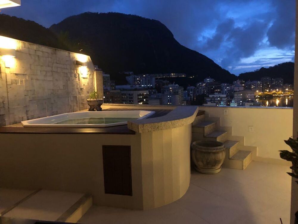 Cobertura à venda com 3 quartos, 256m² - Foto 4