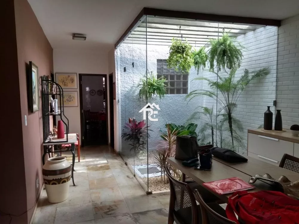 Casa, 4 quartos, 250 m² - Foto 13