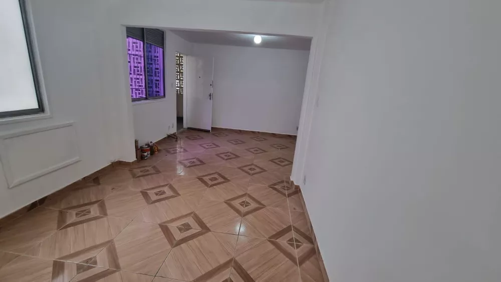 Apartamento à venda com 3 quartos, 70m² - Foto 2