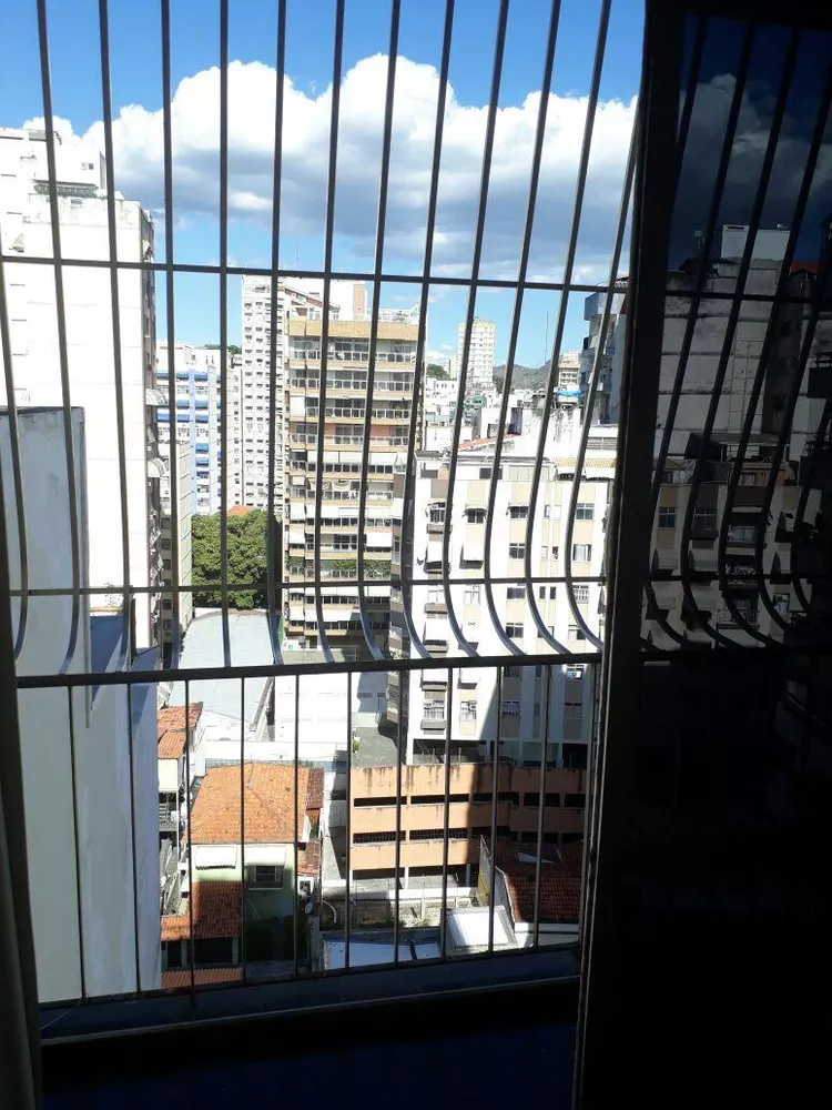 Apartamento à venda com 3 quartos, 100m² - Foto 1