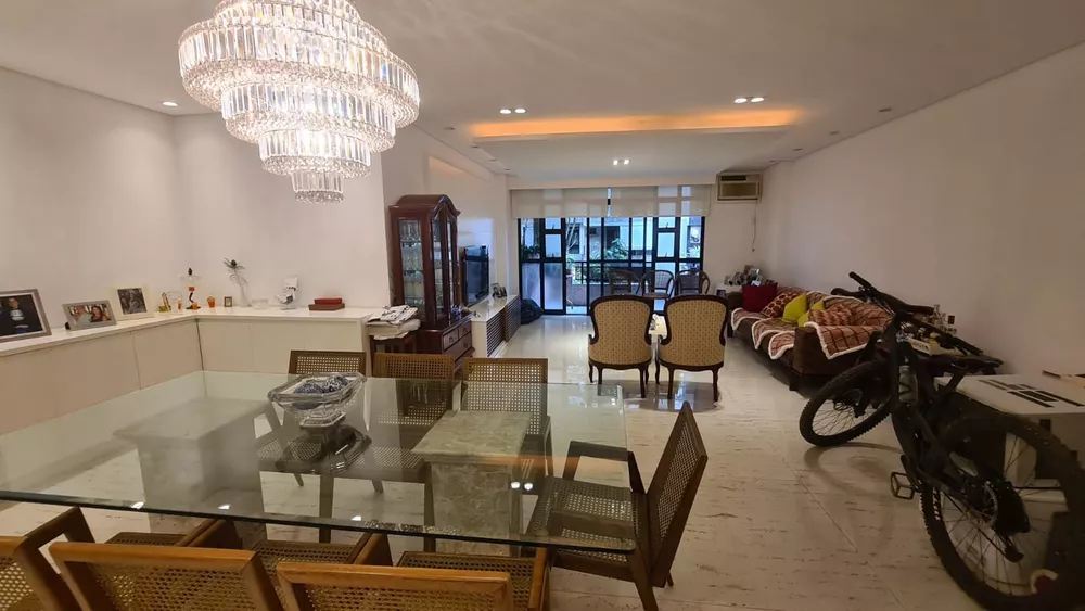 Apartamento à venda com 4 quartos, 220m² - Foto 3