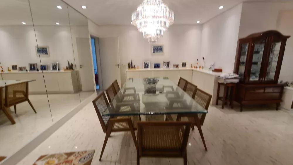 Apartamento à venda com 4 quartos, 220m² - Foto 4