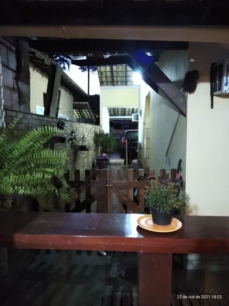 Casa à venda com 3 quartos, 152m² - Foto 1