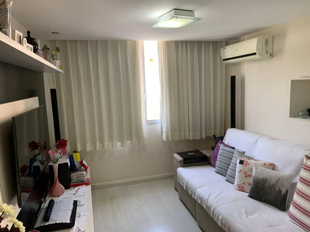 Apartamento à venda com 2 quartos, 70m² - Foto 2