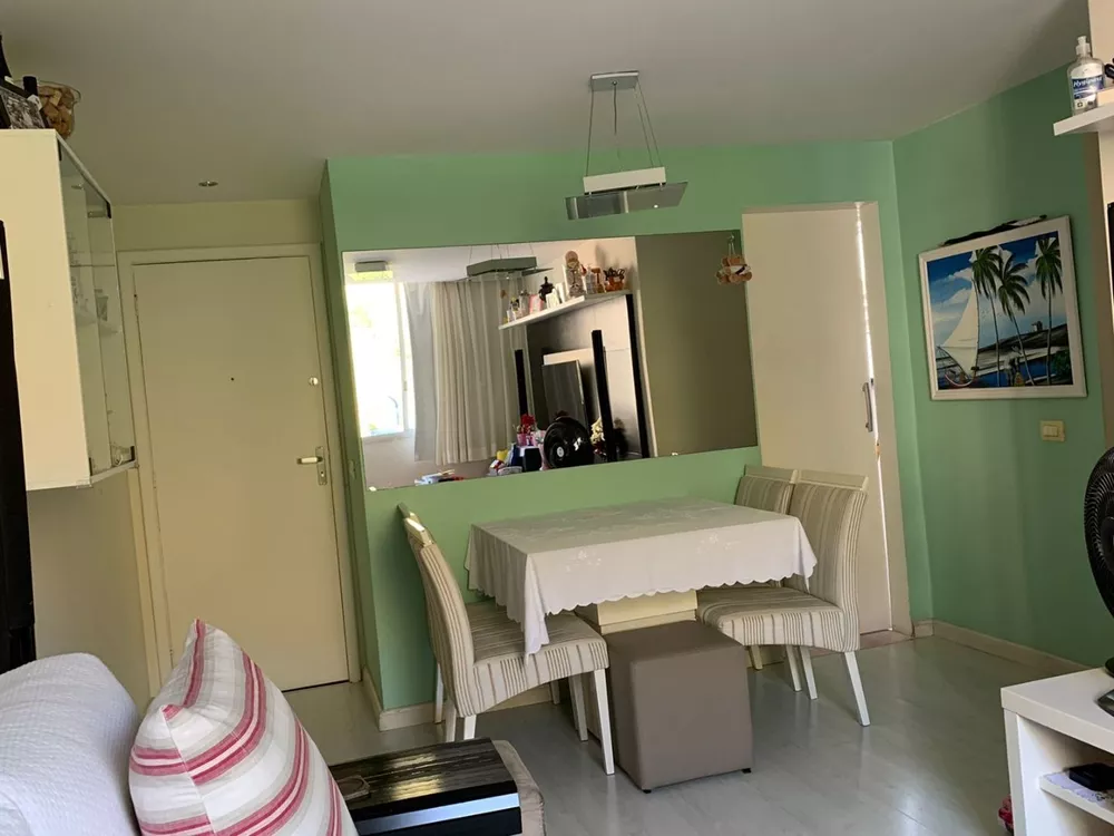 Apartamento à venda com 2 quartos, 70m² - Foto 3