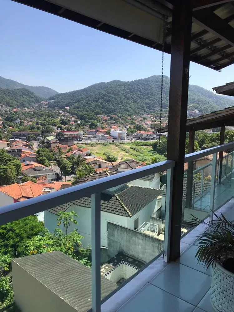 Casa de Condomínio à venda com 3 quartos, 240m² - Foto 2