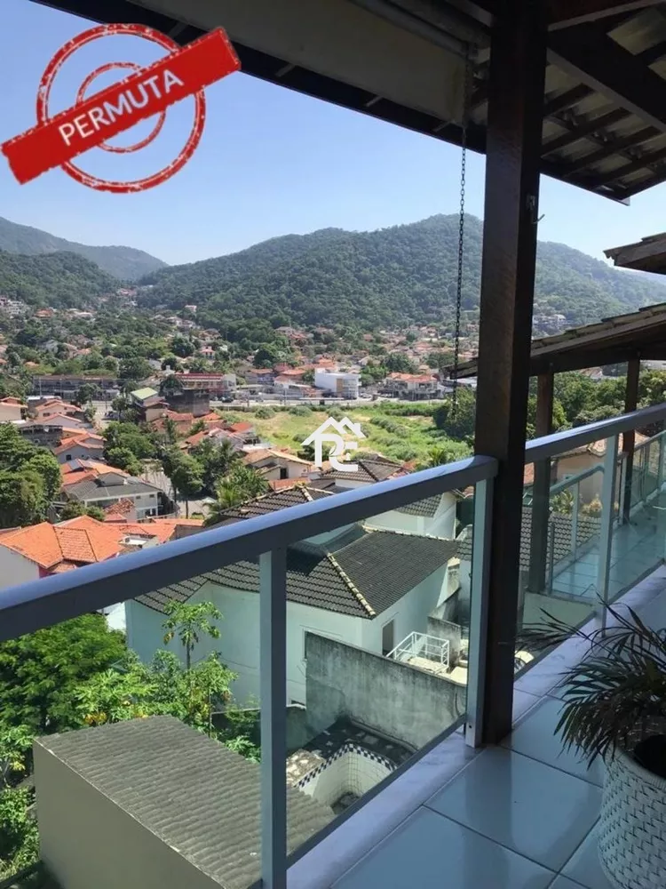 Casa de Condomínio à venda com 3 quartos, 240m² - Foto 1