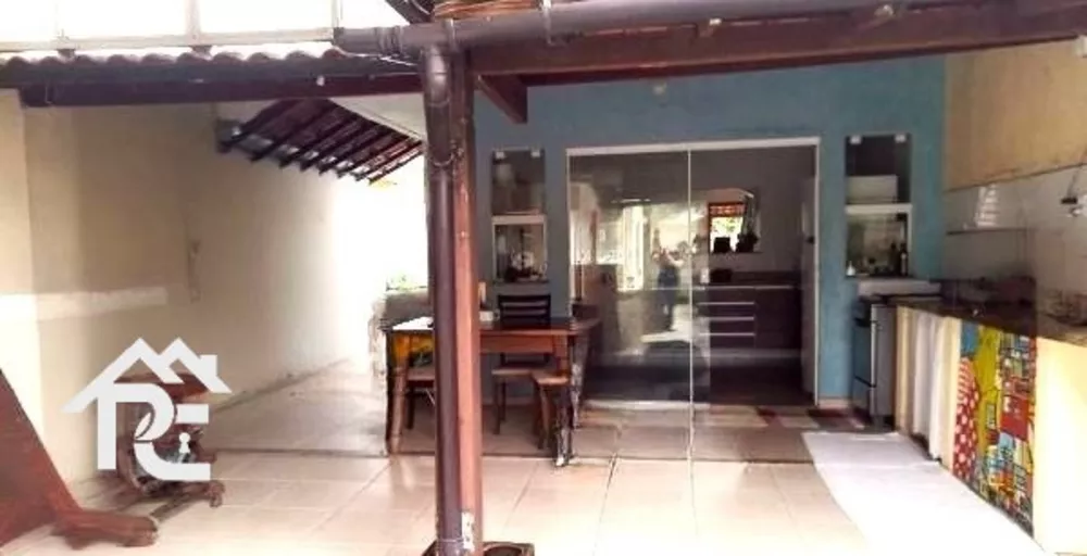 Casa à venda com 3 quartos, 140m² - Foto 2