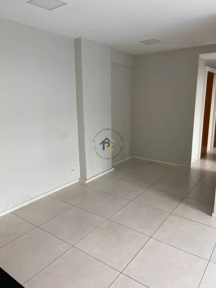 Apartamento à venda com 3 quartos, 80m² - Foto 2