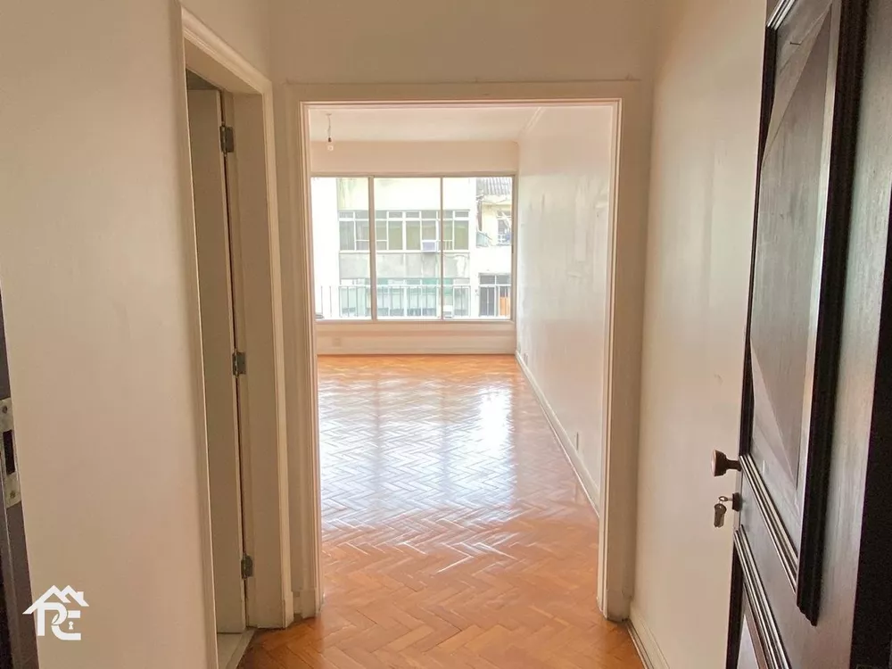 Apartamento à venda com 4 quartos, 220m² - Foto 1