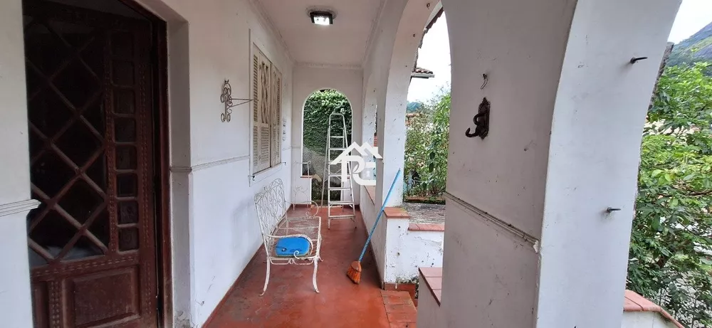 Casa à venda com 3 quartos, 130m² - Foto 1